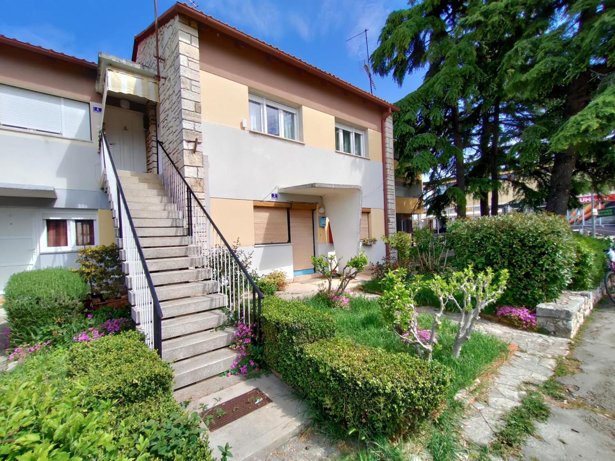 Apartment Alma *